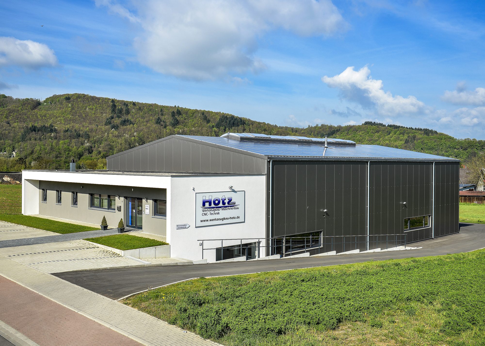 Firmengebäude der Hotz GmbH & Co. KG in Mosbach